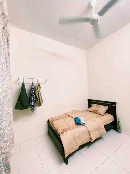 Spacious Cozy Lakeville Homestay 4 Bedrooms All With Aircond Сери Искандар Екстериор снимка